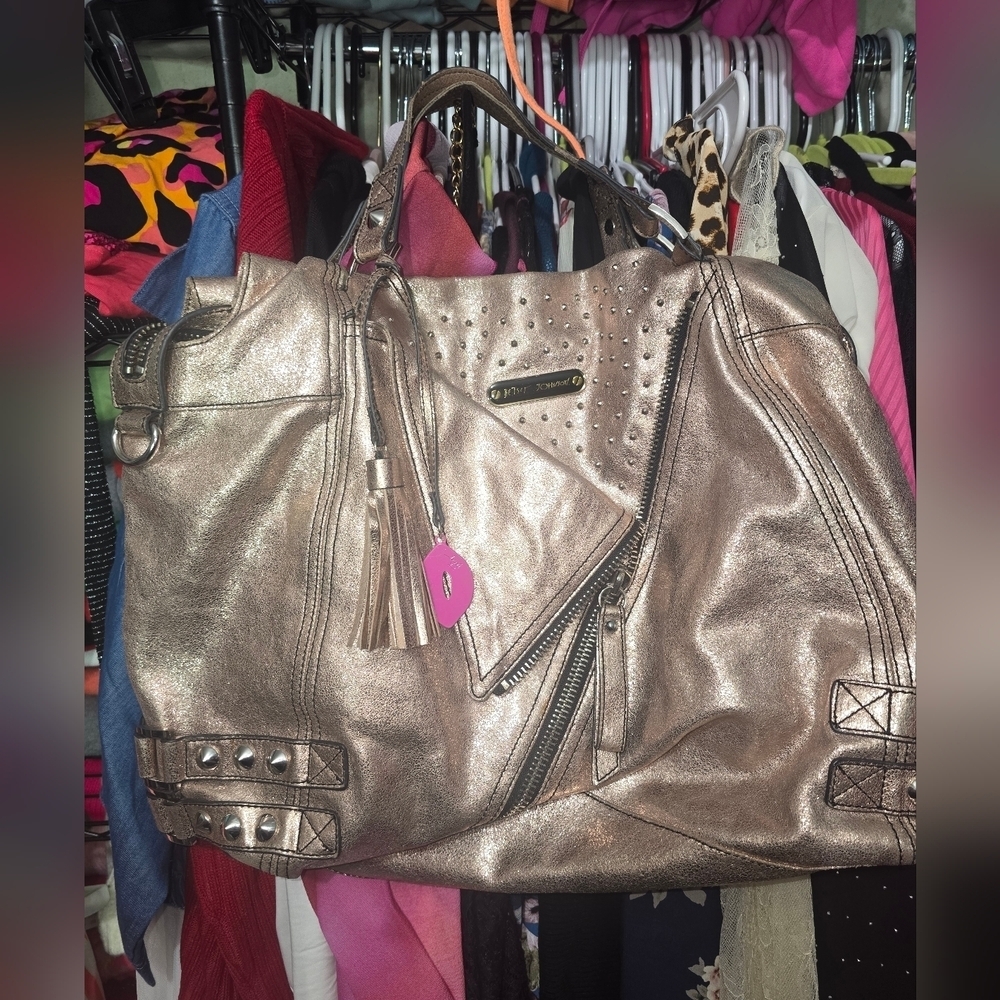 100%cow Leather SUPER RARE HTF VINTAGE BETSEY JOHNSON STUDED MOTORCYCLE BAG